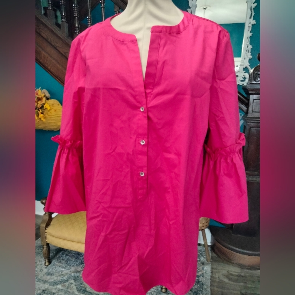 NWOT New York & Co. Fuschia blouse. Size XL